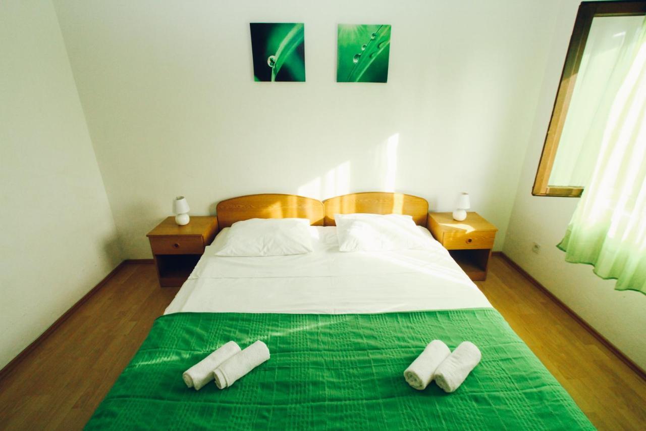 Apartments Gaja Green Ap Sveti Filip i Jakov Exterior photo